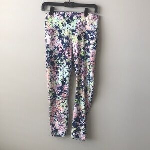 Fabletics stretchy workout leggings, Size women’s Medium (6-8) NWT
